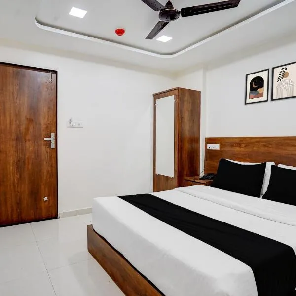 Collection O Prahlad Nagar Road Formerly Hotel Aura Inn, מלון באהמדאבד