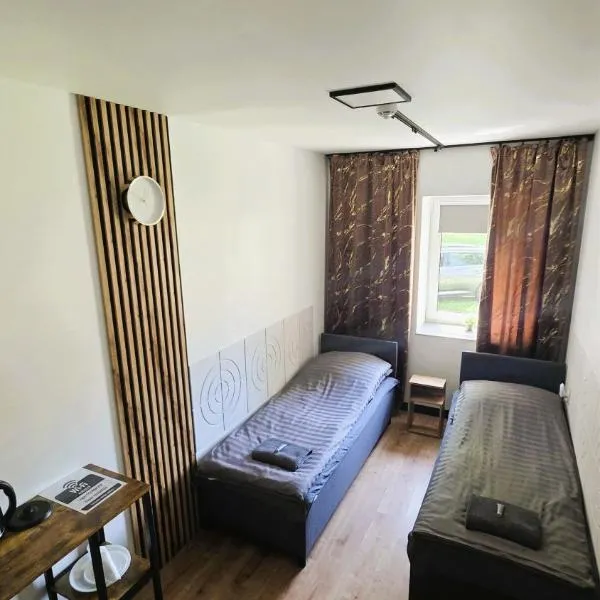 Noclegi Bezpłatny Dowóz AirNest24 Lotnisko Katowice-Pyrzowice, hotel en Sączów