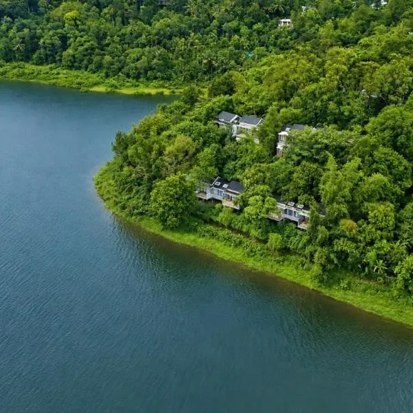 Wayanad Silverwoods Forest Resort & Spa, хотел в Padinjarathara