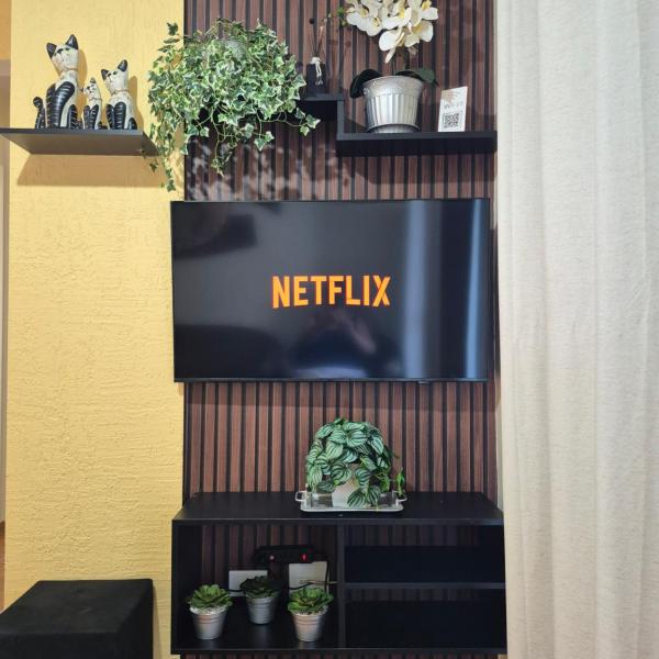 Apto Enseada Guarujá - Wi-Fi - Netflix - Foto 4