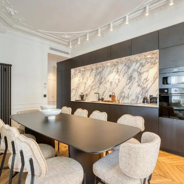 Paris Royal Suites, מלון בפריז