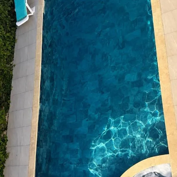 Fab Sea and Mountain View Villa, walking distance from the Sandy Beach، فندق في Yialia