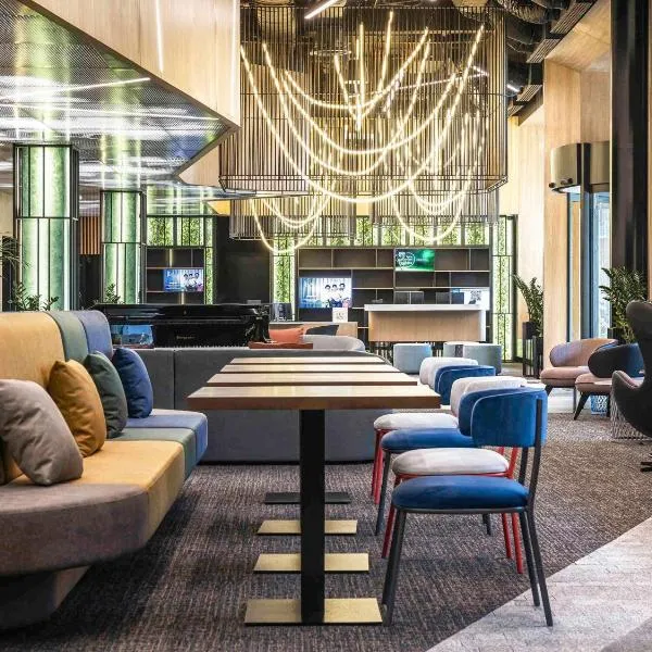 Almaty में, होटल Novotel Living Almaty Jetisu