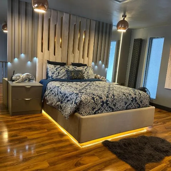 Two Bedroom Apartment, hotel v destinaci Slough