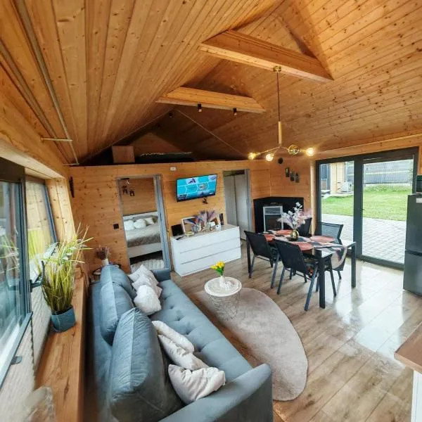 Dom WLK-HOUSE z Balią, hotel em Częstkowo