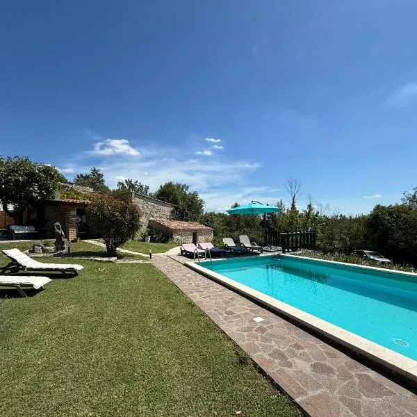 Villa Mavrici, Nature Paradise with pool, hotel en Buzet