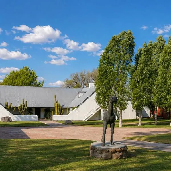 Big Sky Ranch: Colesberg şehrinde bir otel