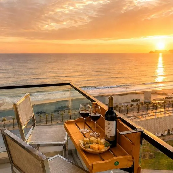 Oceanfront 3BR Apartment 15 Minutes to the Airport, Fast WiFi, Pool, Gym, Sauna and Free Parking, hotel em Lima