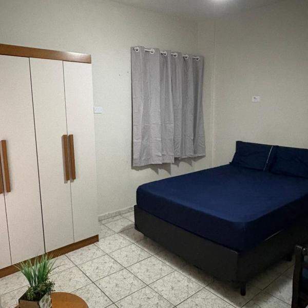 Apartamento completo com sacada próximo à praia - Foto 2