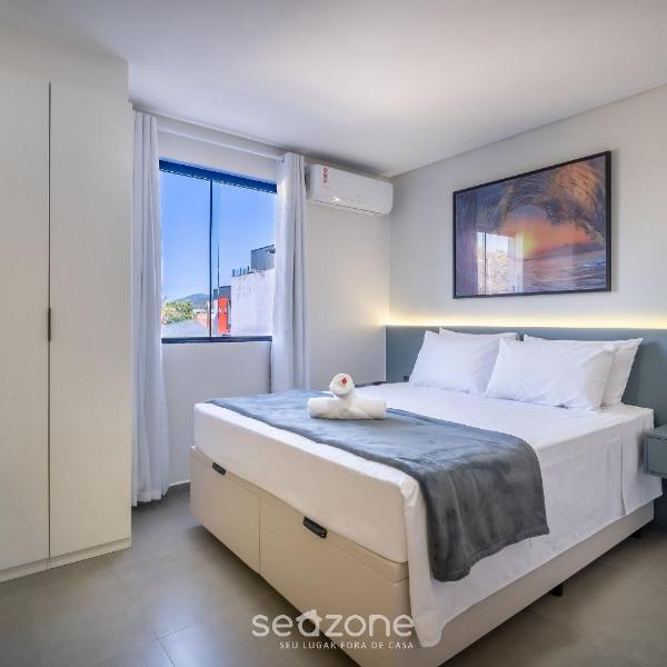 Espaço moderno c/ varanda a 10 m da Praia AAR030