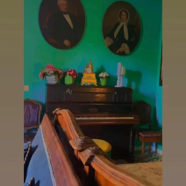 Art action room，Villanovafranca的飯店