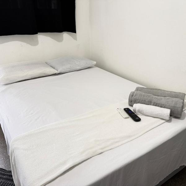 Quarto com Cama Casal & Banheiro Privativo - Foto 2
