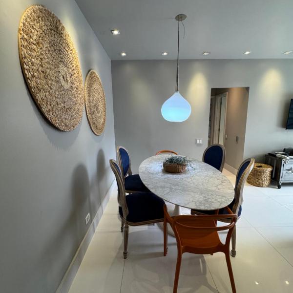 Leblon Flat Decorado de 2 Quartos, 2 Banheiros, Arrumação Diária, Garagem, Sauna, Mini Mercado, Recepção 24 horas e Academia com Vista do Mar - Foto 4