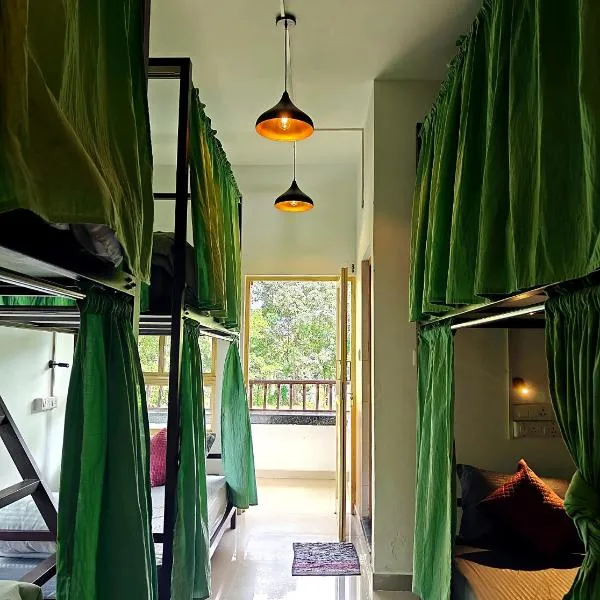 Roaming Souls Hostel Munnar, hotel Munnarban