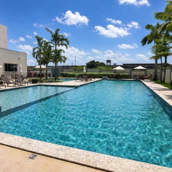 Apartamento em Ponta de Campina - 2 quartos climatizados, 2 banheiros, piscina e academia