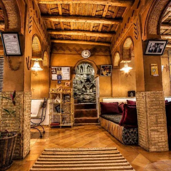 Auberge La Fibule Du Dades, viešbutis mieste Aït Idaïr