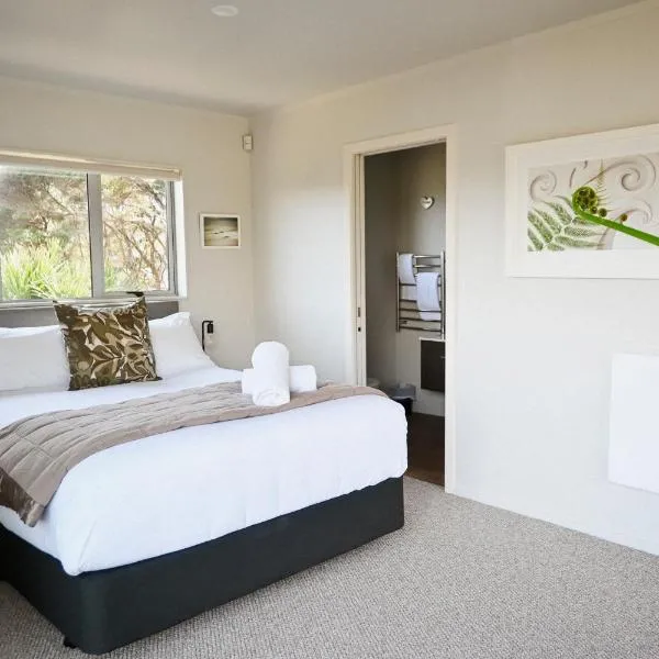 STAY WITH US RAGLAN - Studio: Raglan şehrinde bir otel