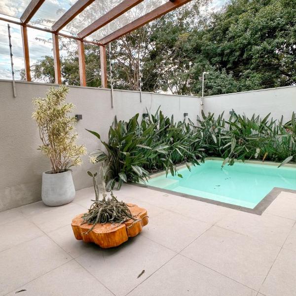 Casa completa com piscina e hidromassagem