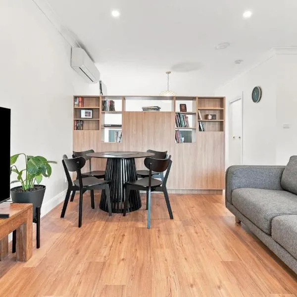 'Barton Studio' - Sleeps 2 Wifi Walk to CBD, hotel en Orange