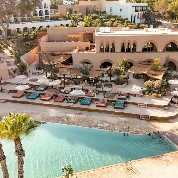 Nômade Temple Ibiza, hotel en Portinatx