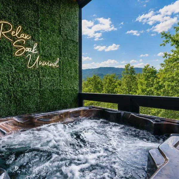 Beautiful Smoky Mountain Views with Hot Tub Game Room, hotel Gatlinburgben