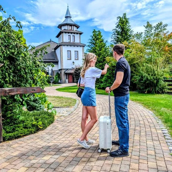 Resort Pod Lasem, hotell i Kolonowskie
