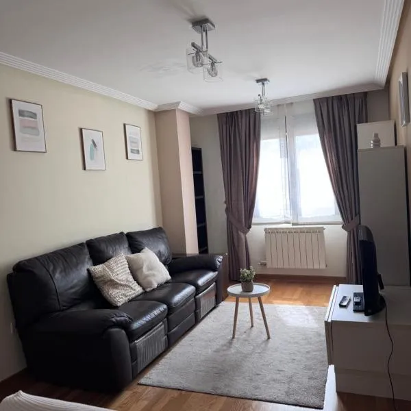 Apartamento Premium cerca Hospital, Universidad, Parking privado, a 5 minutos del centro histórico, ideal para visitar León sin preocuparse por el aparcamiento, готель у місті Леон