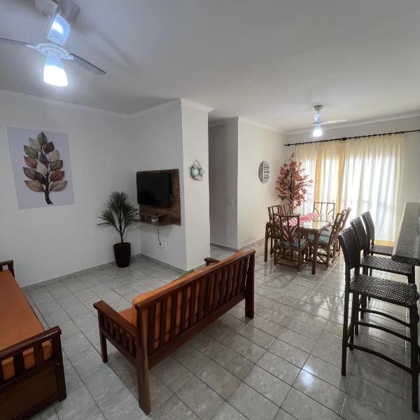 Ótimo apartamento a 200m da Praia Grande