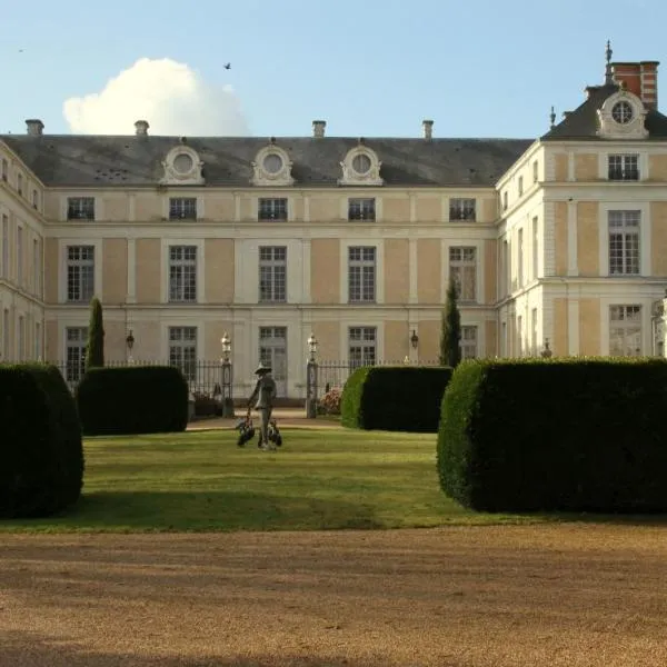 Chateau Colbert, hotel in Saint-Maurice-la-Fougereuse