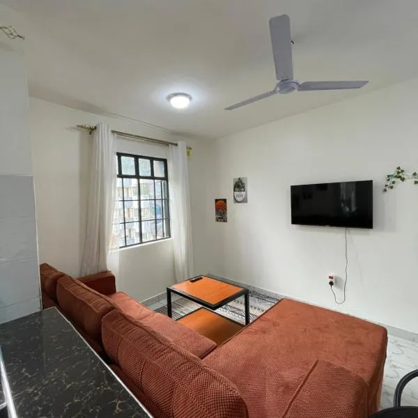 cozy 1bedroom mombasa near the beach with hot shower, Netflix, Secured parking 07&07 for 95 then 61to18, hotel i Mombasa