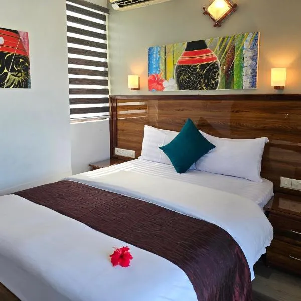 Tropic Tree Maldives, hotel din Gulhi