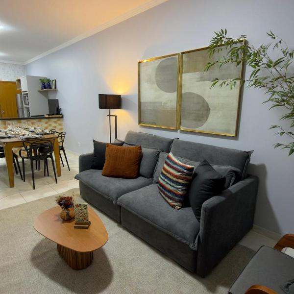 Linda casa em excelente localização - Foto 4