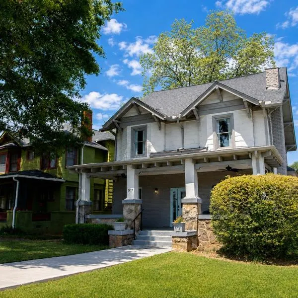 BeltLine Retreat Craftsman Home Near Stadium and Trail, хотел в Атланта