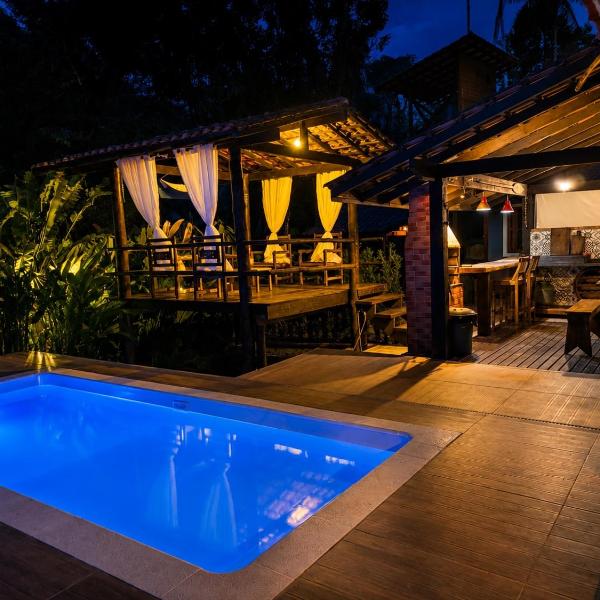 Casa com Piscina Aquecida Privativa e Vista para o Rio