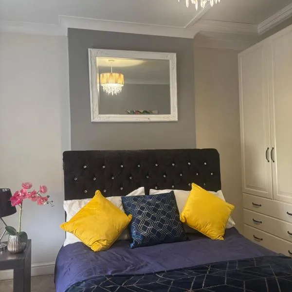 Narie Little Cottage, hotel a Brierley Hill