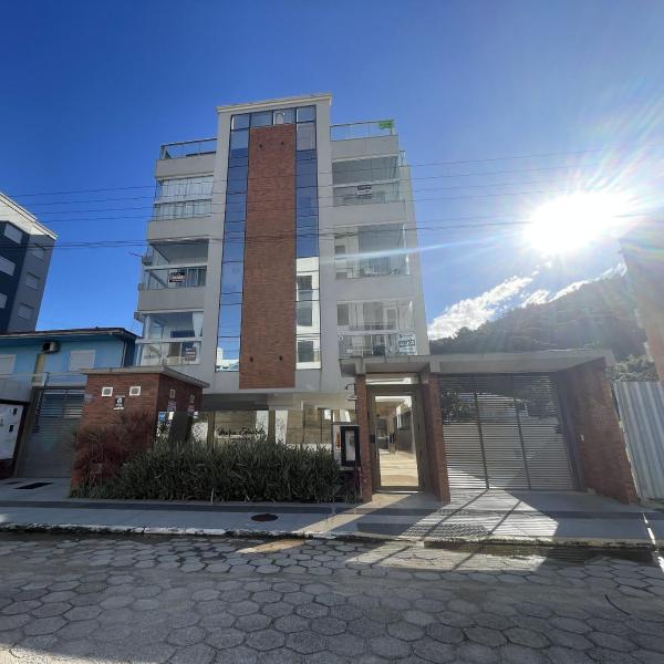 Maria Eduarda 202 - Apartamento amplo com 3 quartos a apenas 3 minutos da praia