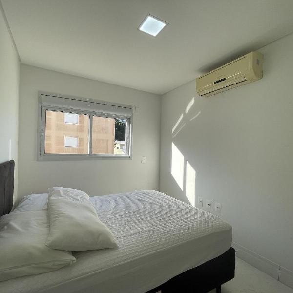 Maria Eduarda 202 - Apartamento amplo com 3 quartos a apenas 3 minutos da praia - Foto 2