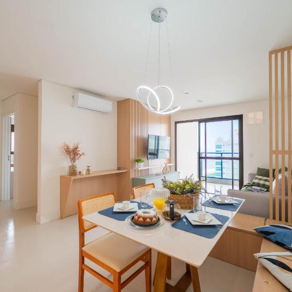 Apartamento em condomínio frente-mar, com estrutura de lazer completa para toda a família O condomínio conta com piscinas, jacuzzi, academia e brinquedoteca O apartamento oferece churrasqueira privativa na sacada e cozinha completa - Foto 5