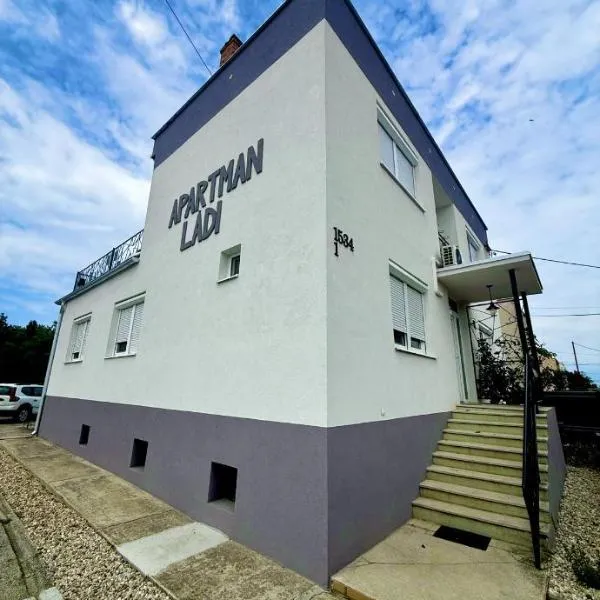Apartman Ládi, hotel v Veľkém Mederu