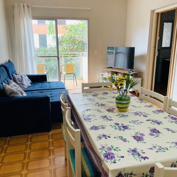 Apartamento Espaçoso há 150m da praia da Enseada!
