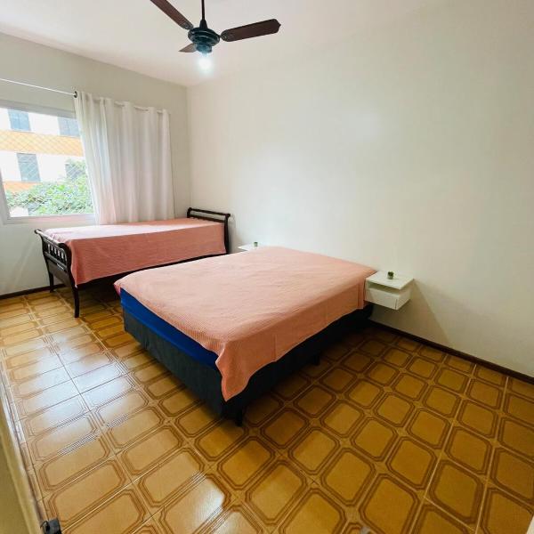 Apartamento Espaçoso há 150m da praia da Enseada! - Foto 3