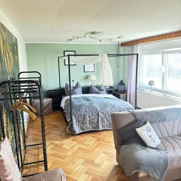 Pension FAULPELZ - Budget Apartment mit Küche, Badewanne, Parkplatz, hotel em Niederorschel