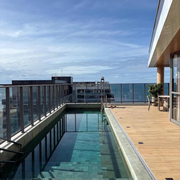 Belíssimo apartamento a 200 metros da praia e do Farol da Barra - Cartão Postal de Salvador