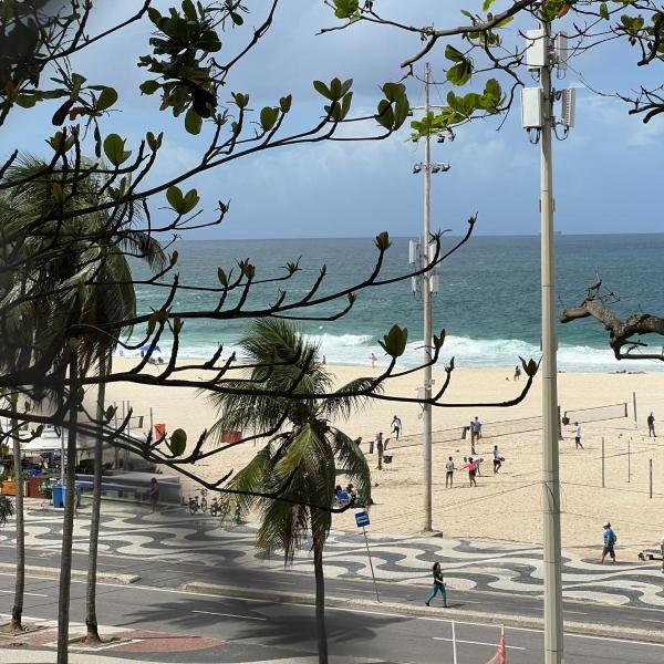 Apartamento de frente para o mar no Leme