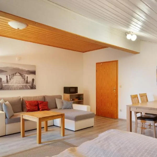 Feriendorf Hauzenberg-Pool&Sauna, готель у місті Гауценберг