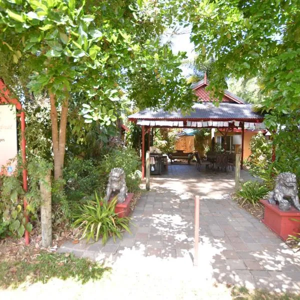 Shambhala Retreat Magnetic Island Cottages: Nelly Bay şehrinde bir otel