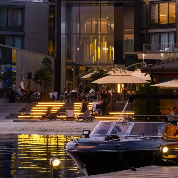 Przystań Hotel&Restaurants, hotel u gradu Olštin