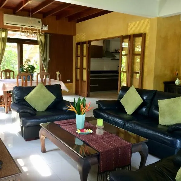 Symphony Villa, hotel v destinaci Nai Harn pláž