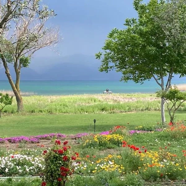 Kriskas Home Licensed Tourism Accommodation, hotel en Boyalıca