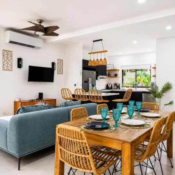 Cozy home near the beach in Playa Hermosa, hotel Playa Hermosában